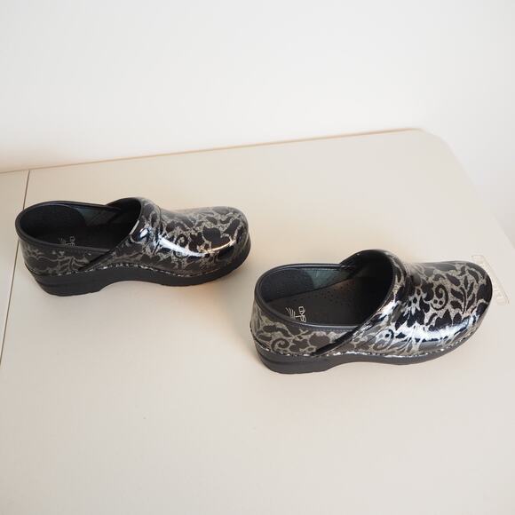 Dansko Black Silver Floral Patent Leather Clogs XP 2.0 EU 38 US 7.5-8 Profession - Picture 3 of 11